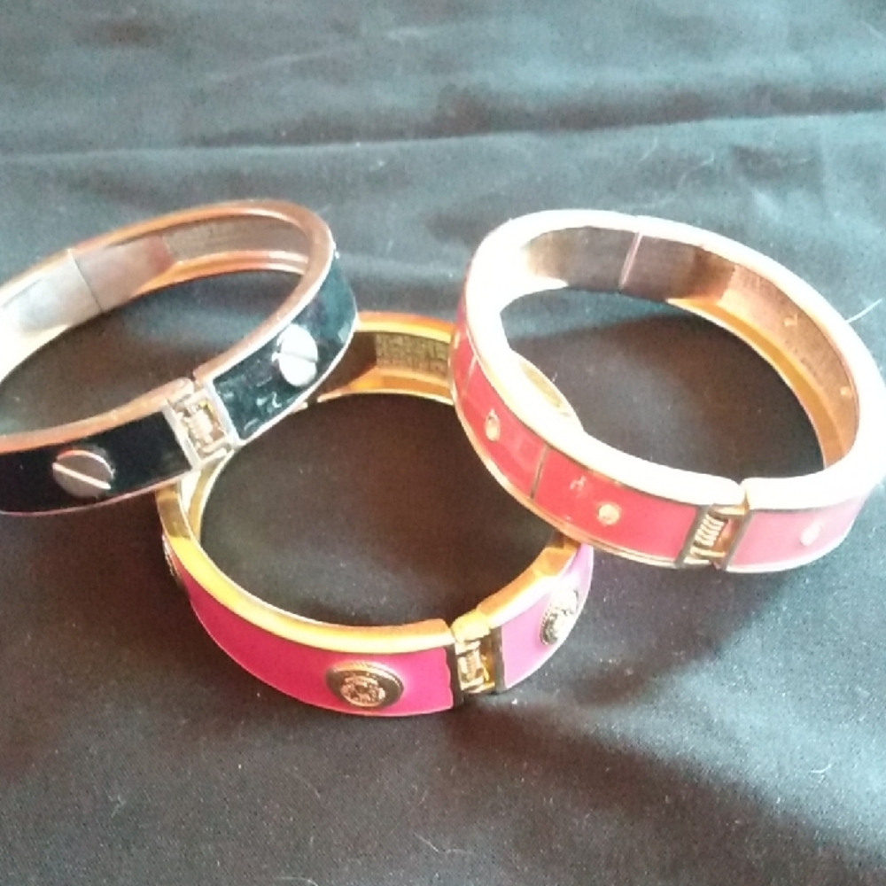 Elegant Black and Pink Bangle Set